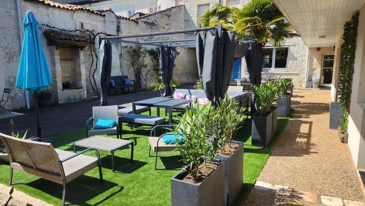 Cit'Hotel Le Cheval Blanc Cognac Centre Екстериор снимка