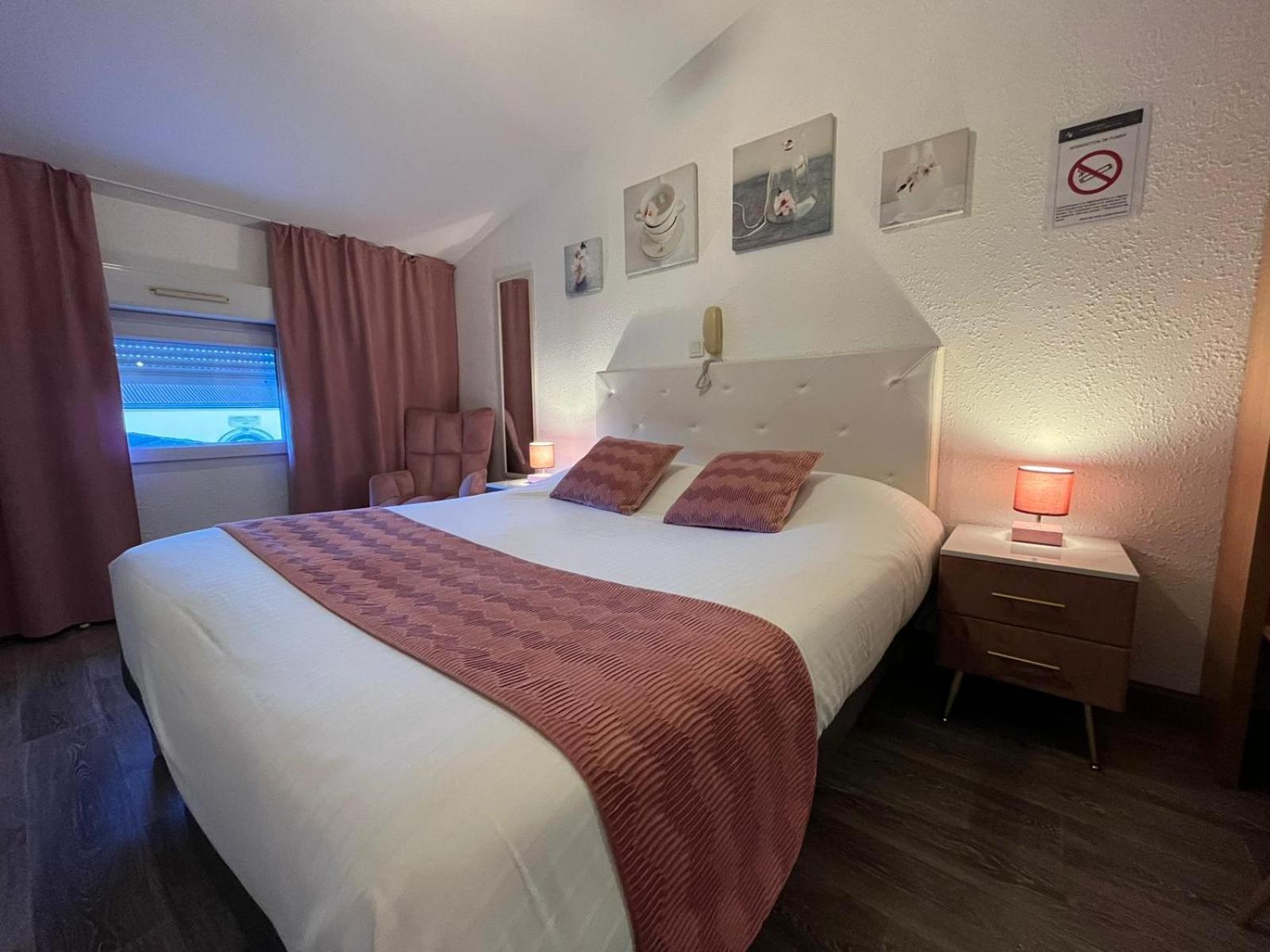 Cit'Hotel Le Cheval Blanc Cognac Centre Екстериор снимка