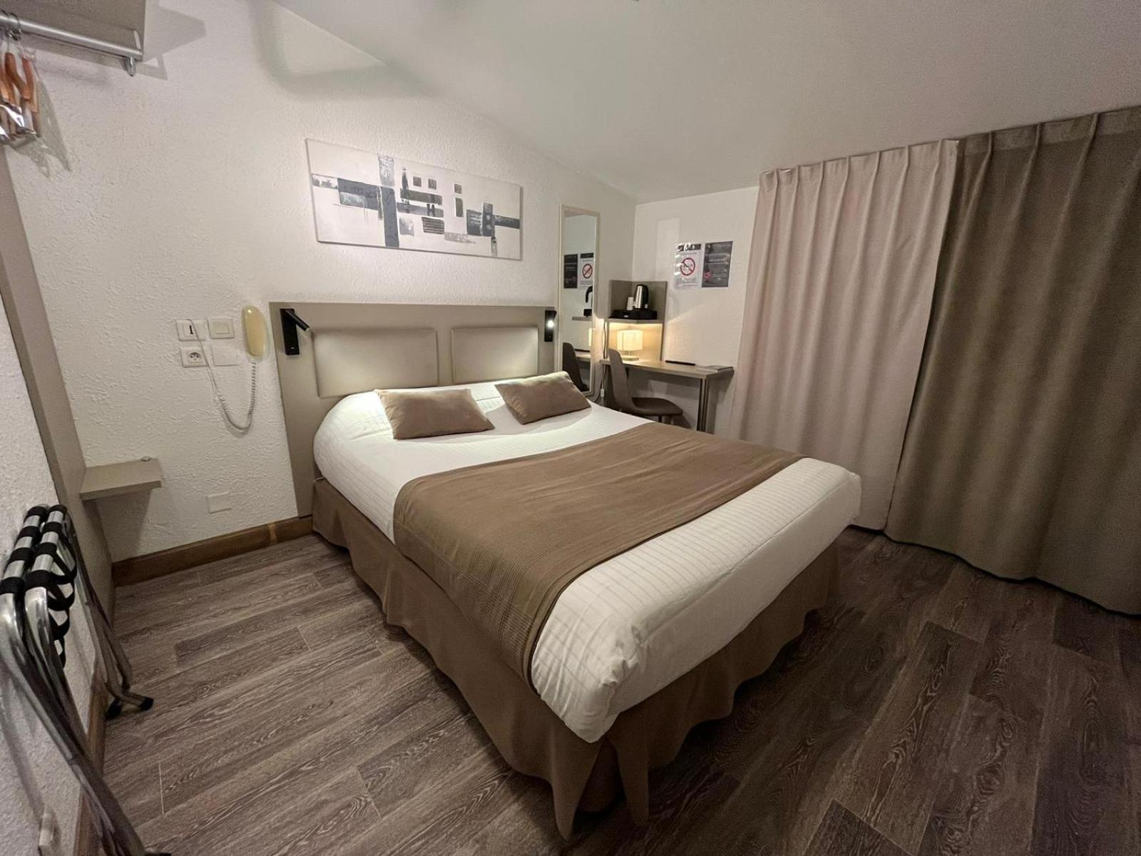 Cit'Hotel Le Cheval Blanc Cognac Centre Екстериор снимка