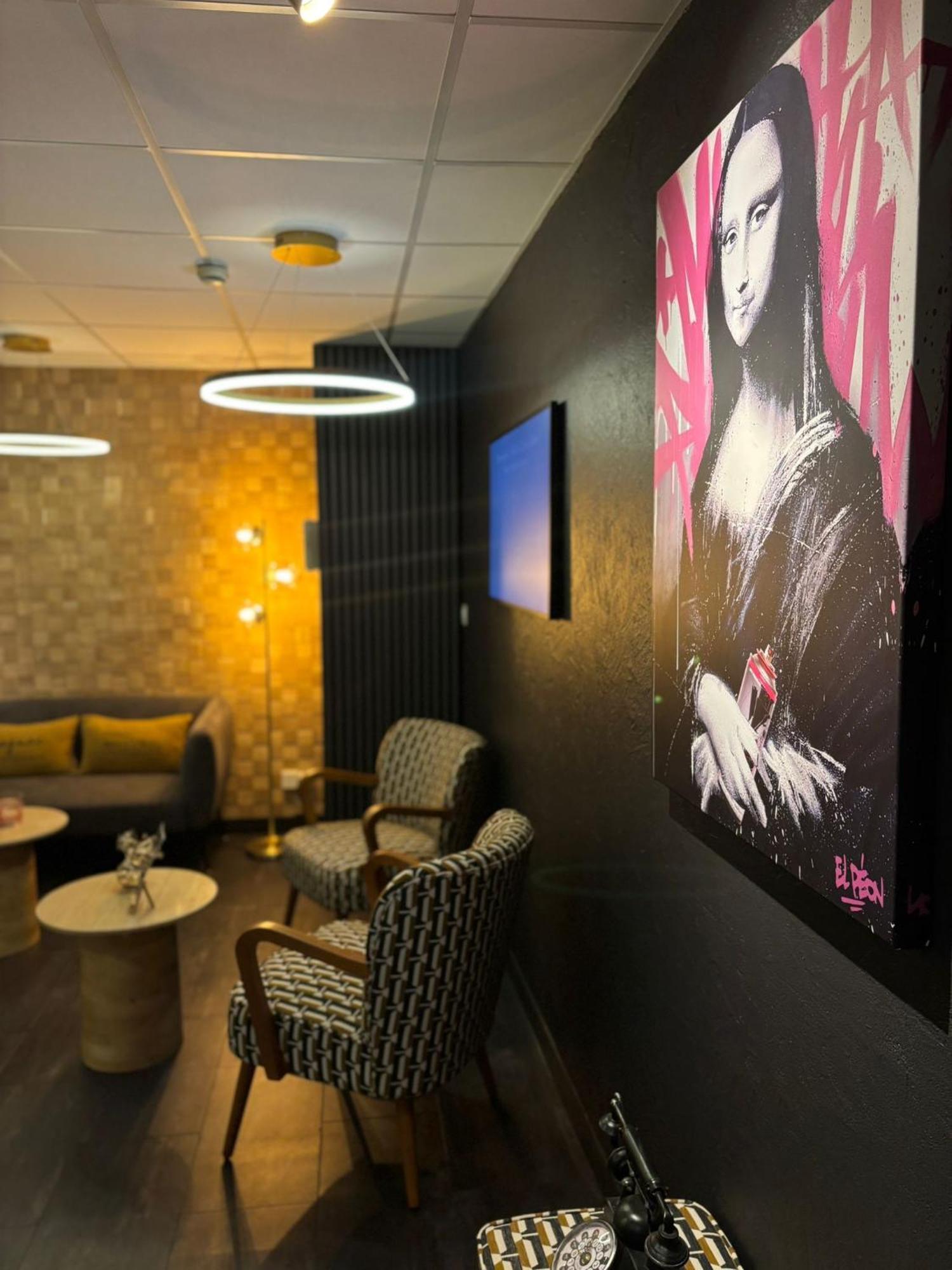 Cit'Hotel Le Cheval Blanc Cognac Centre Екстериор снимка